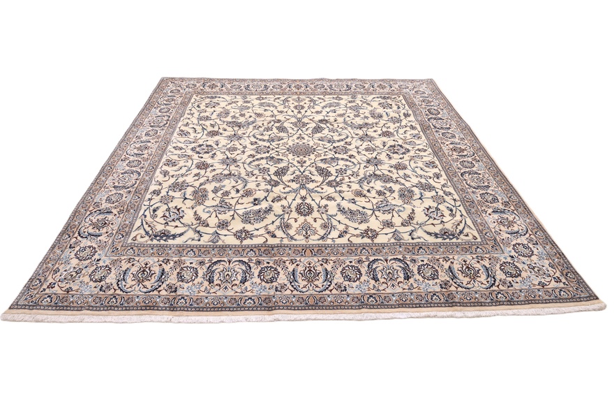 Nain9La Carpet  306x292
