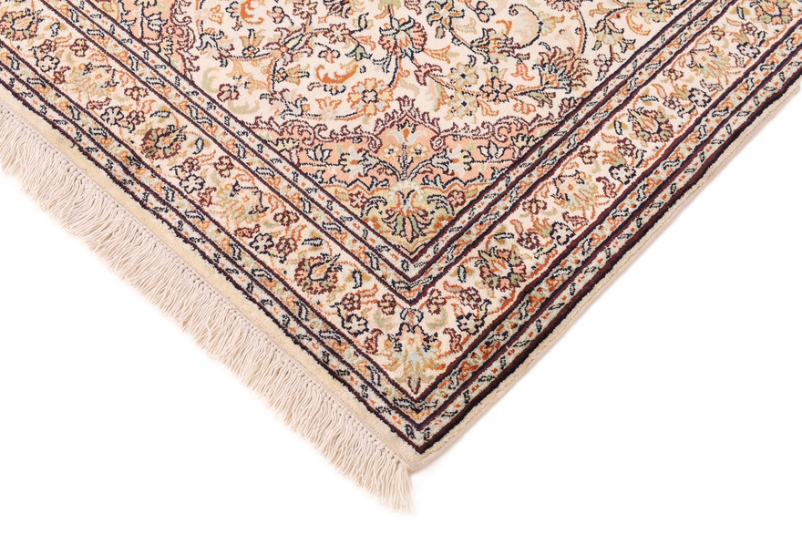 Kahmir Silk Carpet 129x81
