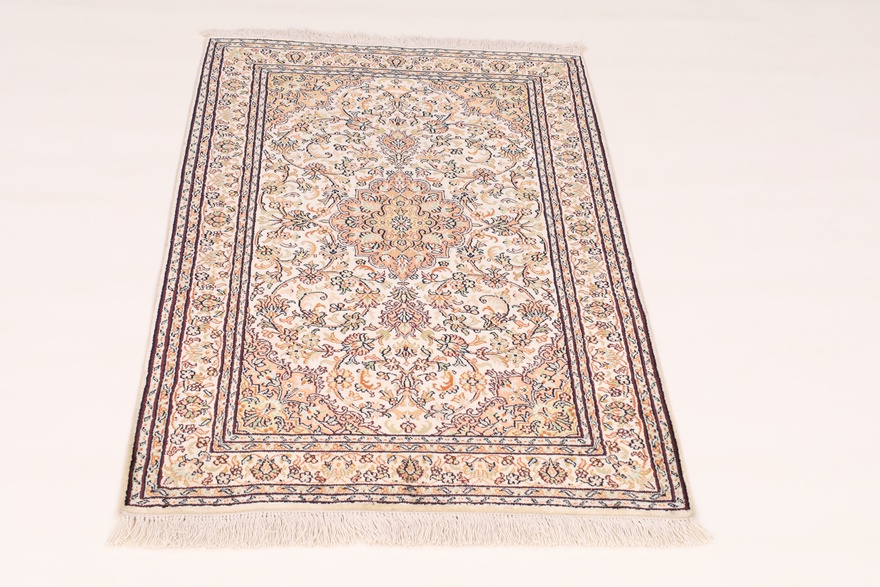 Kahmir Silk Carpet 129x81
