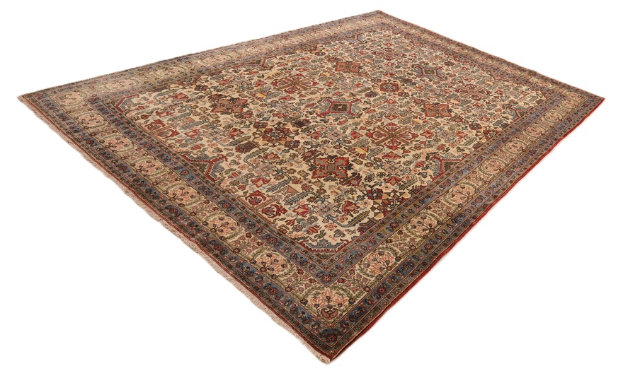 Qum Antique Carpet 325x220