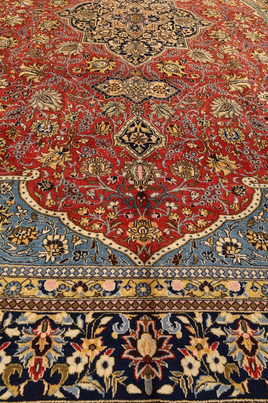 Qum  Carpet 537x320