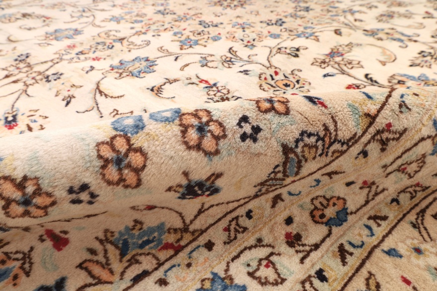 Kashan Carpet  350x250