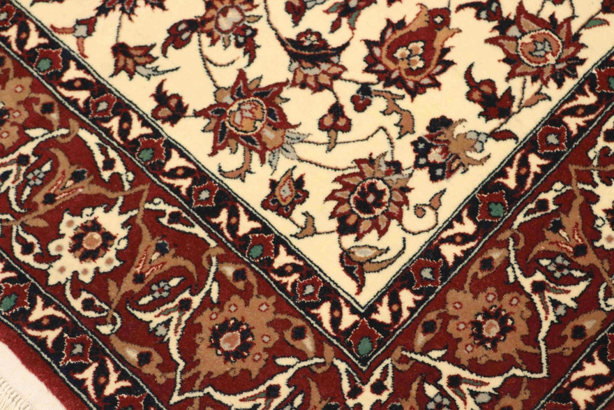 Isfahan Carpet 152x107