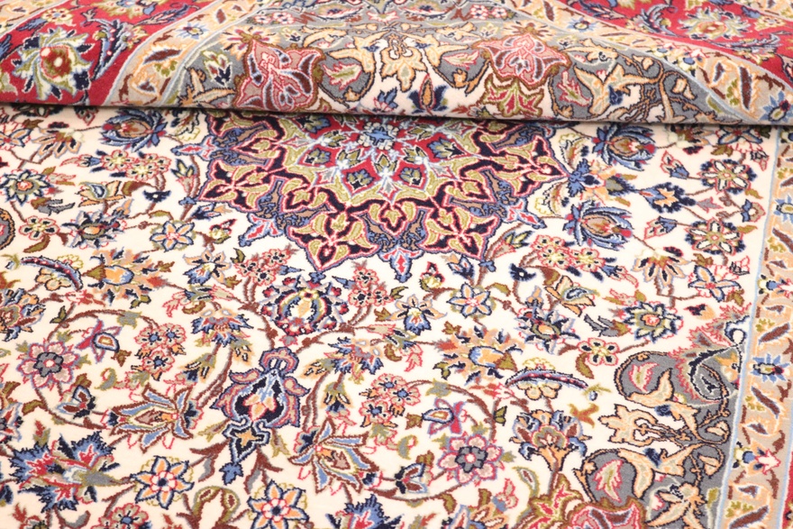 Isfahan Carpet 164x109