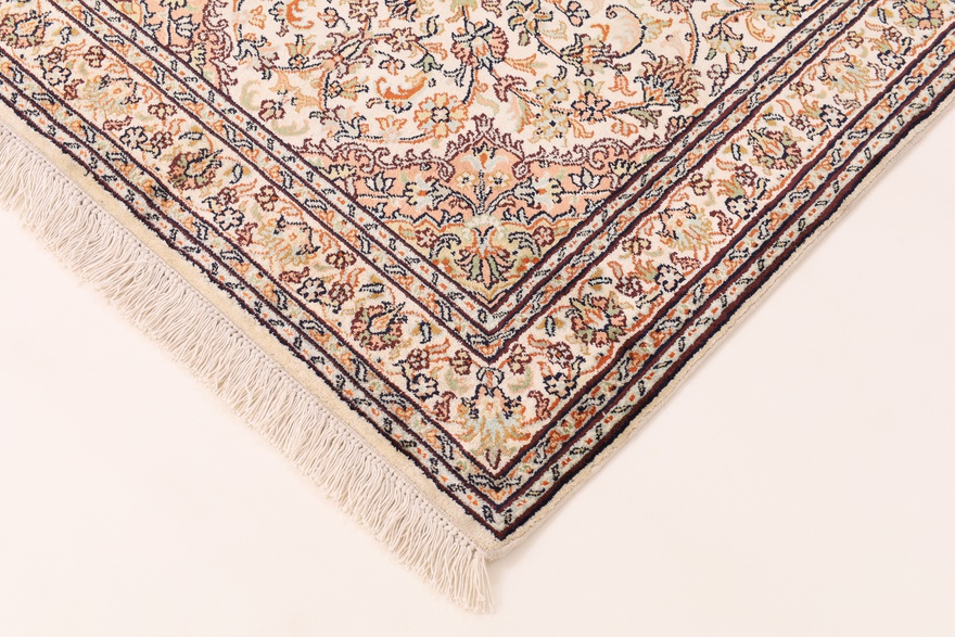 Kahmir Silk Carpet 129x81