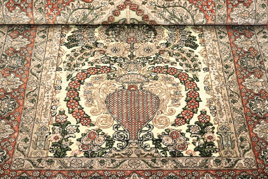 Herike Silk Carpet 125x77
