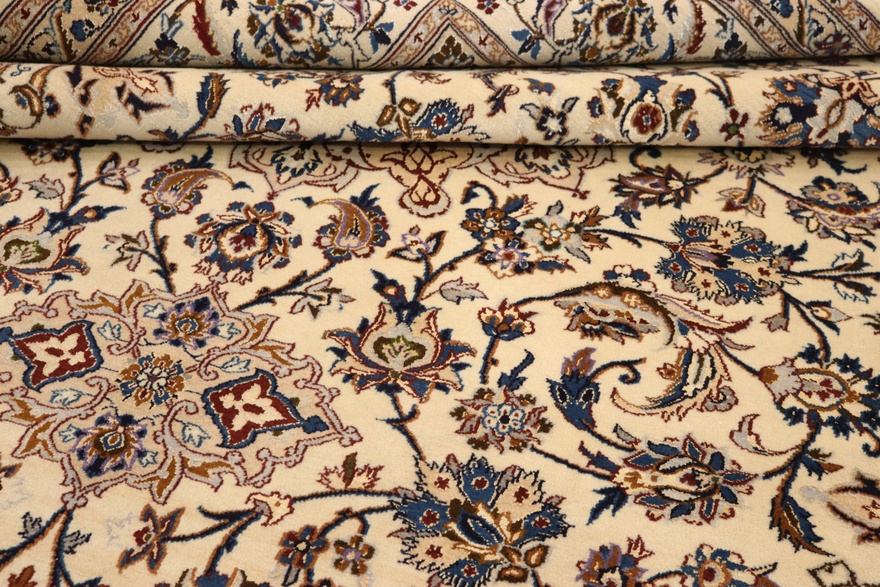 Nain9La Carpet  350x253