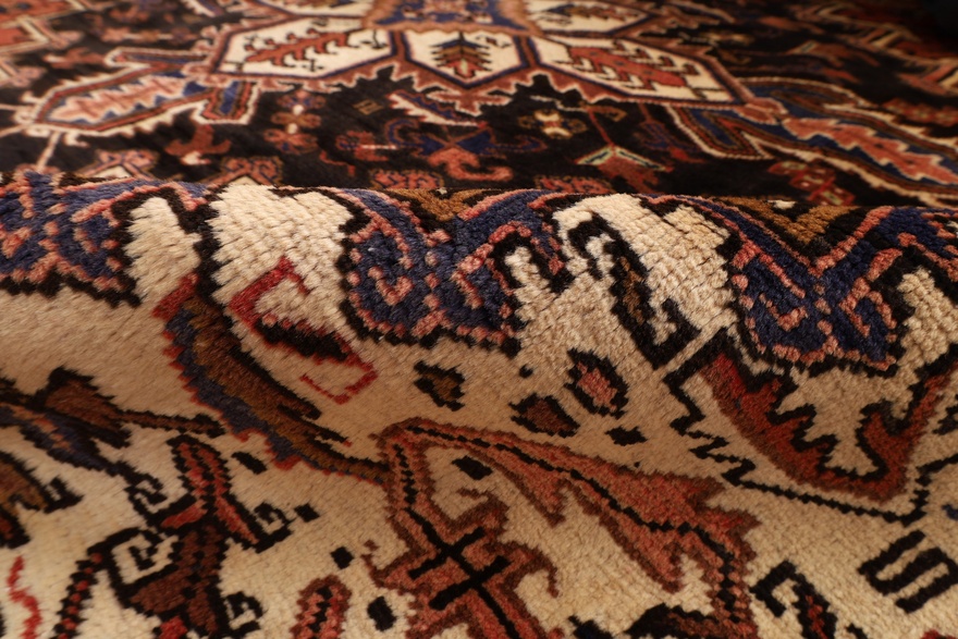 Heriz Carpet  292x256