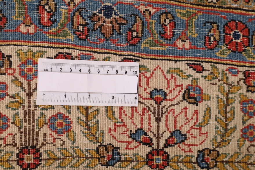 Qum Antique Carpet 325x220