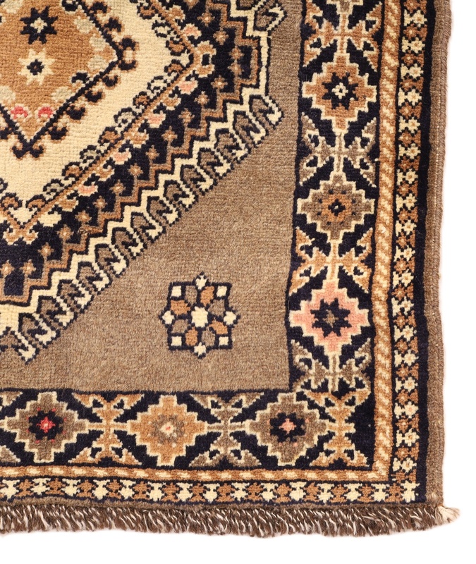 Schiraz Carpet 307x88