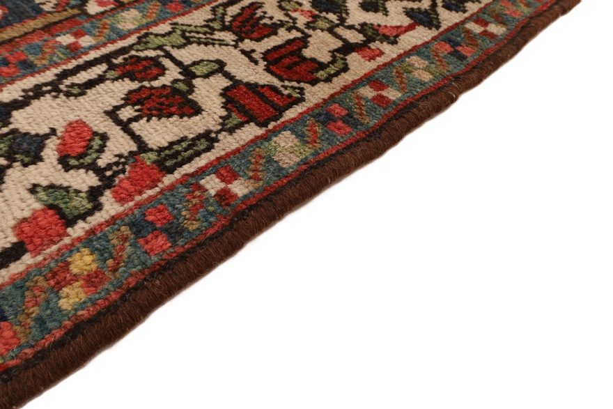 Bakhtiar Antique Carpet 200x145