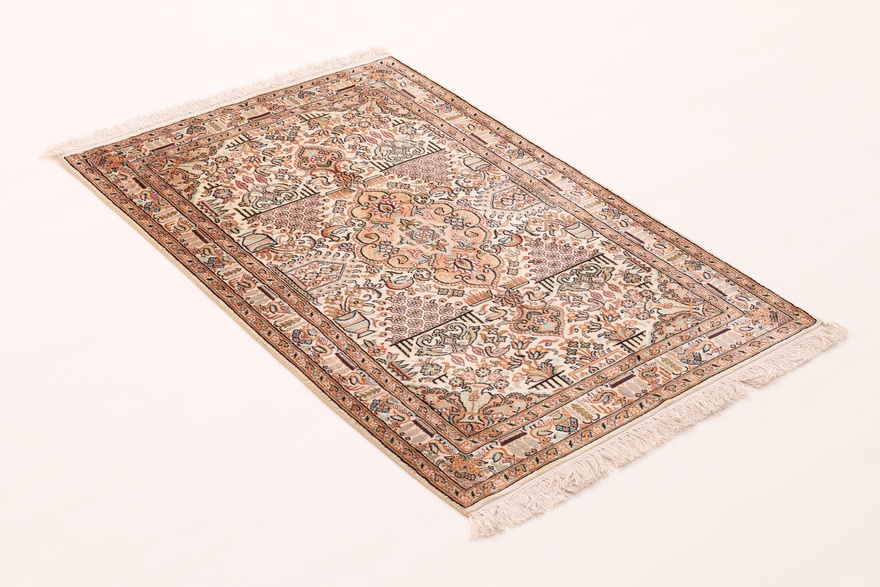 Kahmir Silk Carpet 125x81