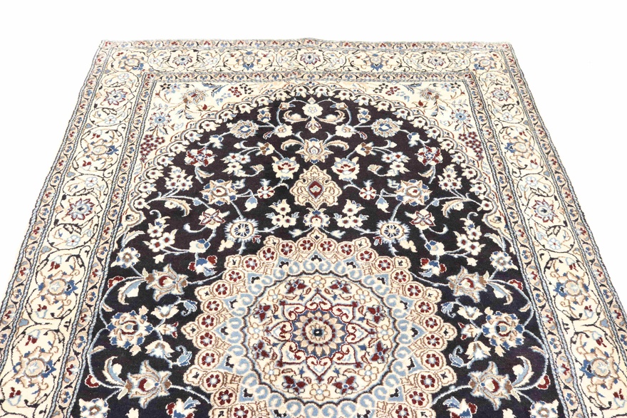 Nain 9 La Carpet 233x145