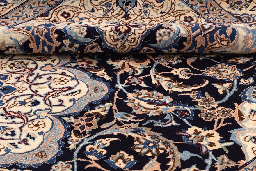 Nain9La Carpet  365x248