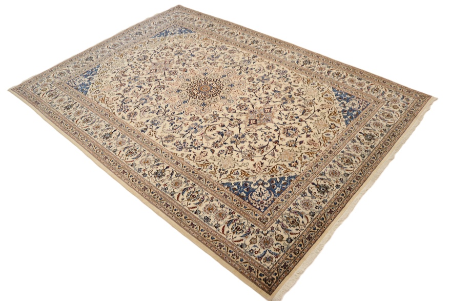 Nain9La Carpet  350x253