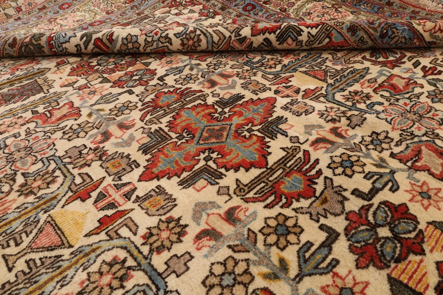 Qum Antique Carpet 325x220