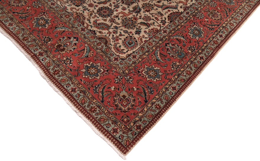 Tabriz  Majdi Carpet  415x304