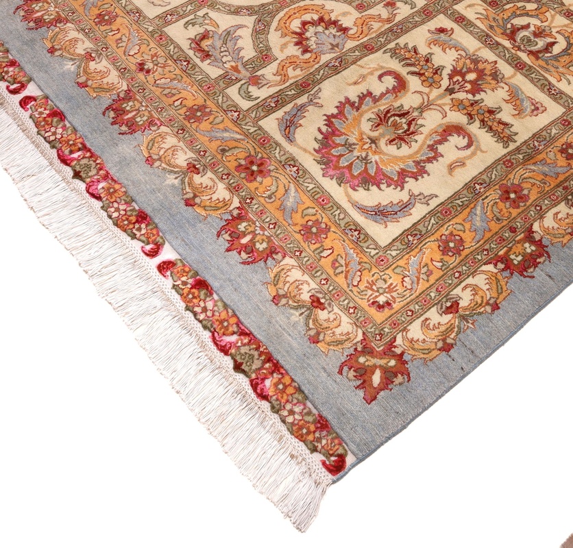 Tabriz Marke Sherkat khashrai Carpet  520x385