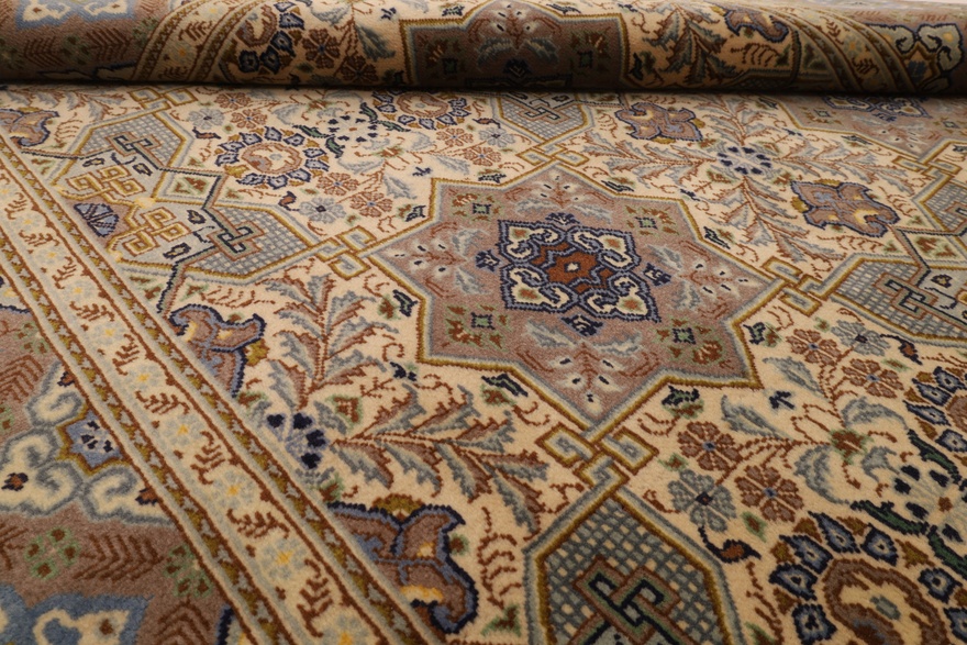 Keshan Antique Carpet 198x136