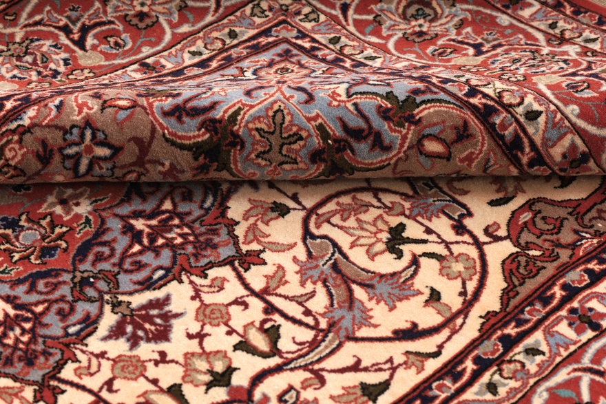 Isfahan Carpet 162x115